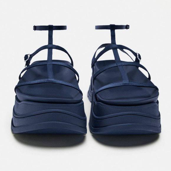 NWT Navy Blue Chunky Flatform Sandals - Picture 3 of 6